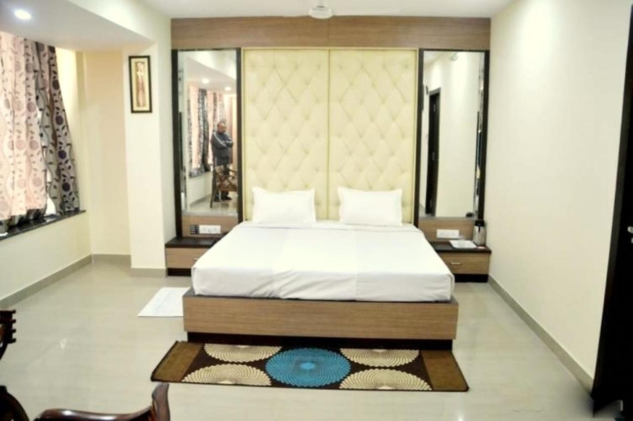 Hotel Radiance Gwalior Extérieur photo