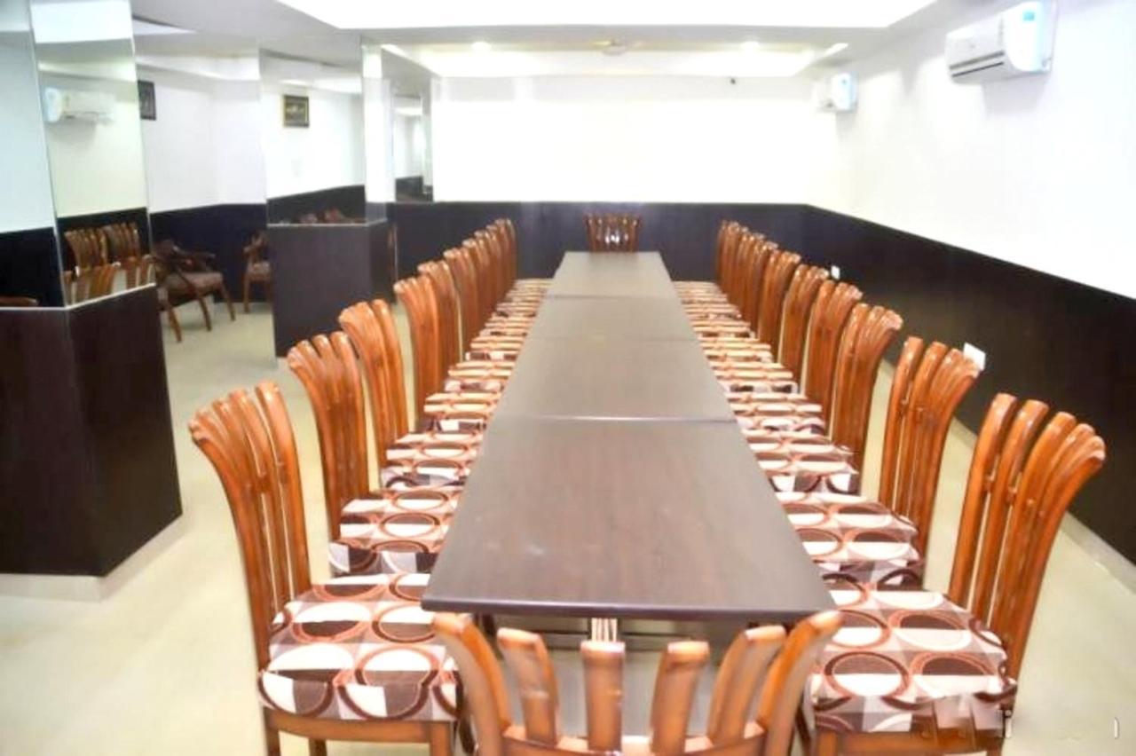 Hotel Radiance Gwalior Extérieur photo