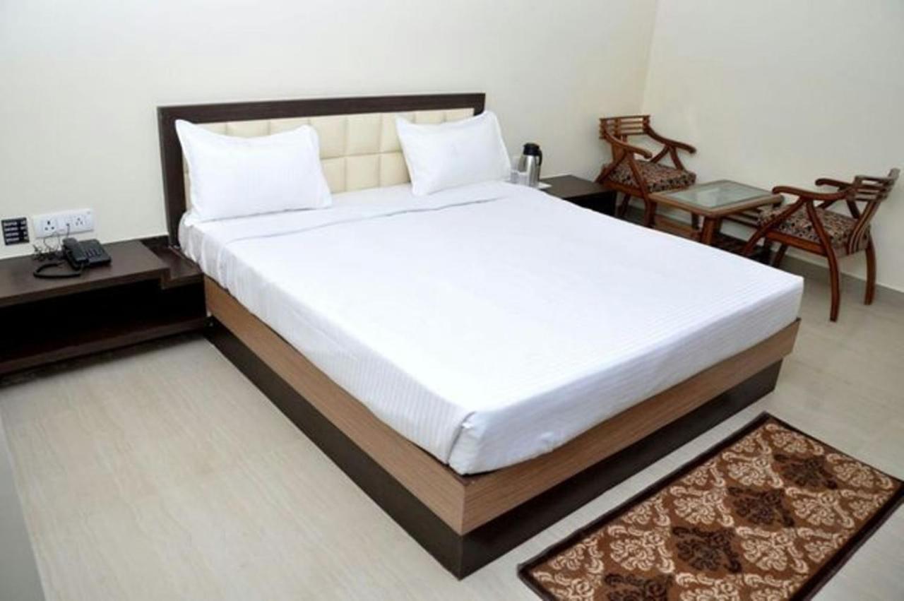 Hotel Radiance Gwalior Extérieur photo